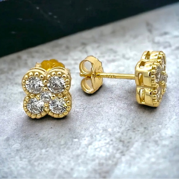 18K Gold Plated Over 925 Solid Sterling Silver Luxury Clover 4 Stud Earrings - Picture 1 of 6